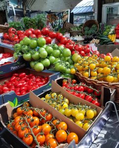 tomatoes-at-markets